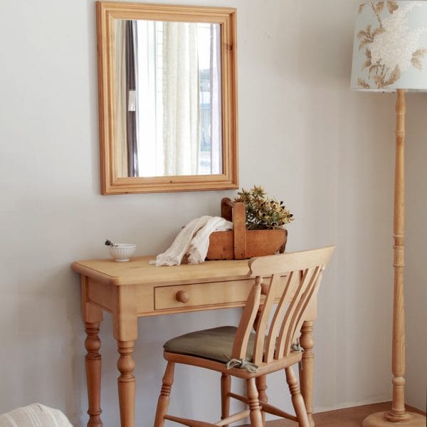 ペニーワイズオリジナル家具/パイン材ミラー(Mサイズ)