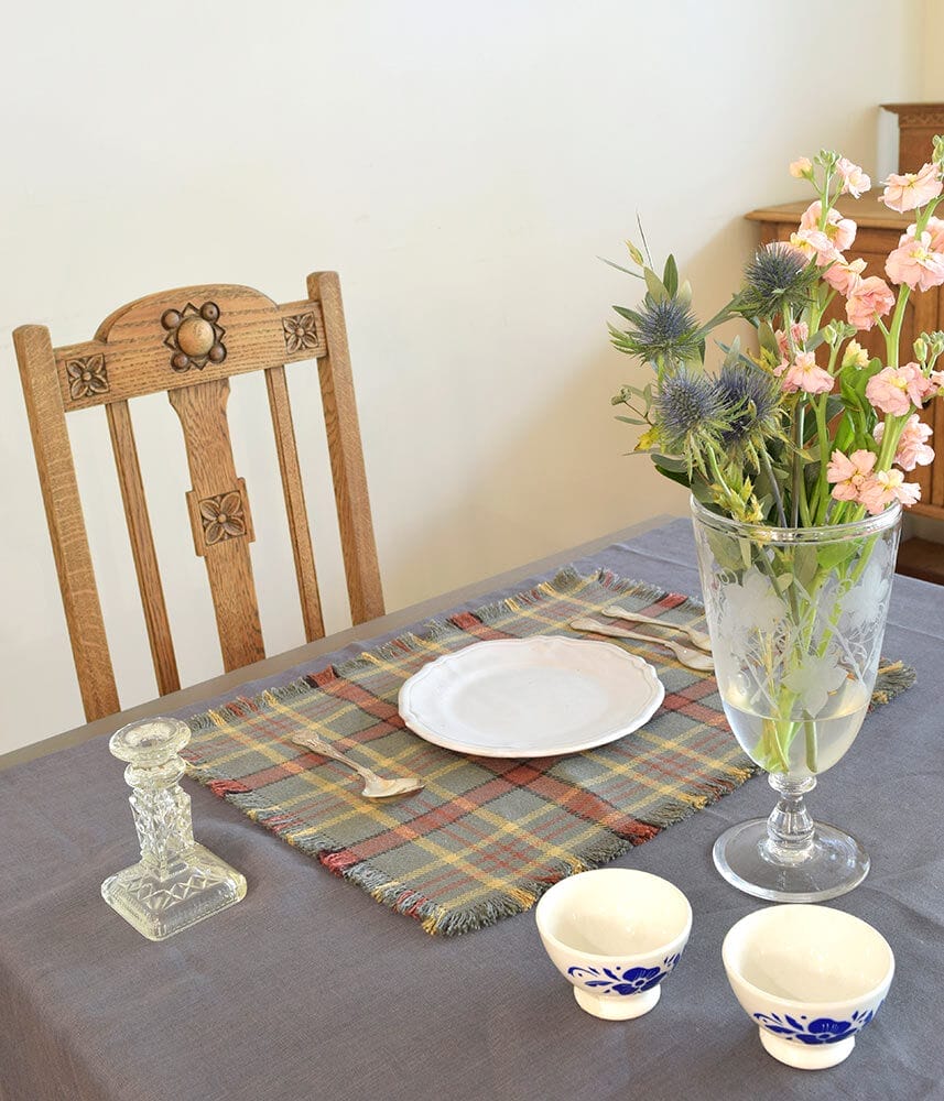 ヨーロッパリネン フリンジ付ランチョンマット【プレイドレッド