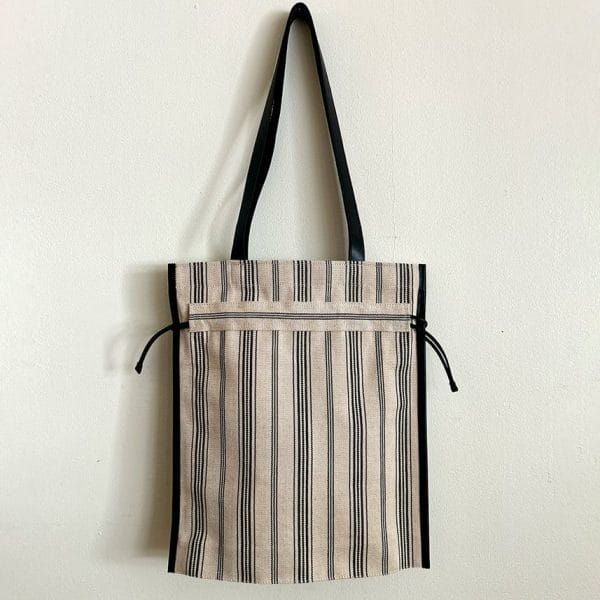 バッグ作家 冨山朋子/本革とリネンの巾着トートバッグ【パトリブラック】