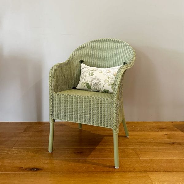 イギリス花柄タッセル付きスモールクッション【デイジークリーム】