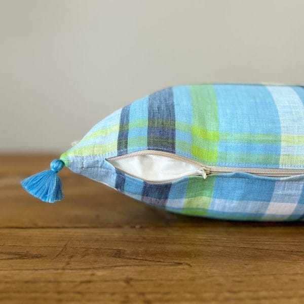 ベルギーリネン タッセル付きスモールクッション【マドラスチェック】