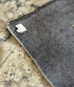 TWEEDMILL/ピュアウールステッチエッジブランケット【ネイビー】