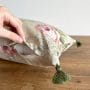 英国花柄 タッセル付きスモールクッション 【フローラルⅧ】
