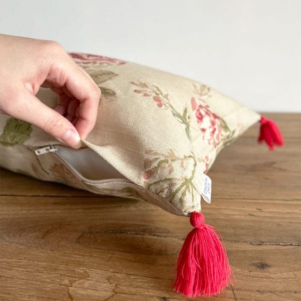 英国花柄 タッセル付きスモールクッション 【フローラルⅦ】