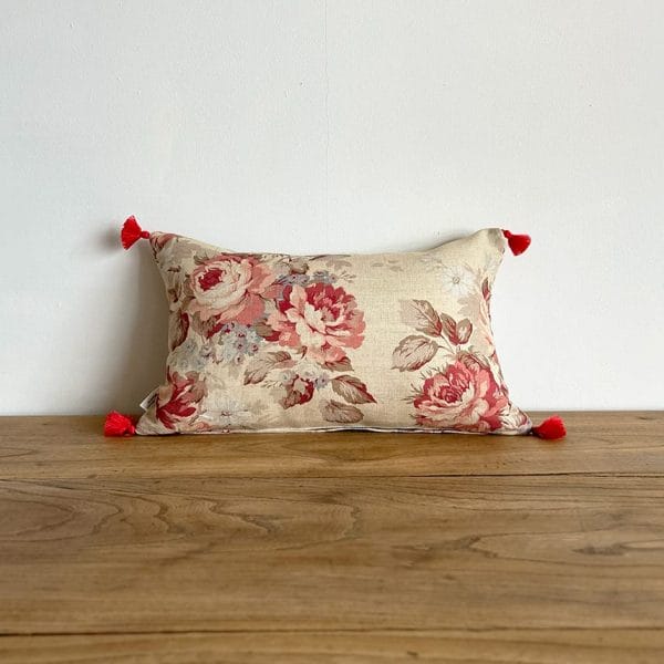 英国花柄 タッセル付きスモールクッション 【ホークスウィックローズ】