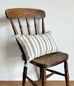 コットン素材 タッセル付きスモールクッション【パトリブルー】