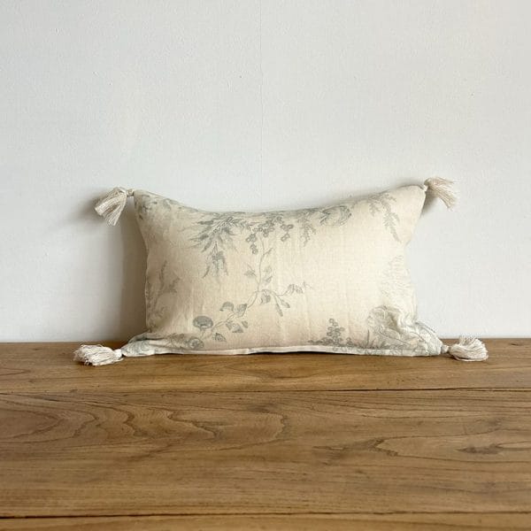 英国花柄 タッセル付きスモールクッション 【ローゼスブルー】