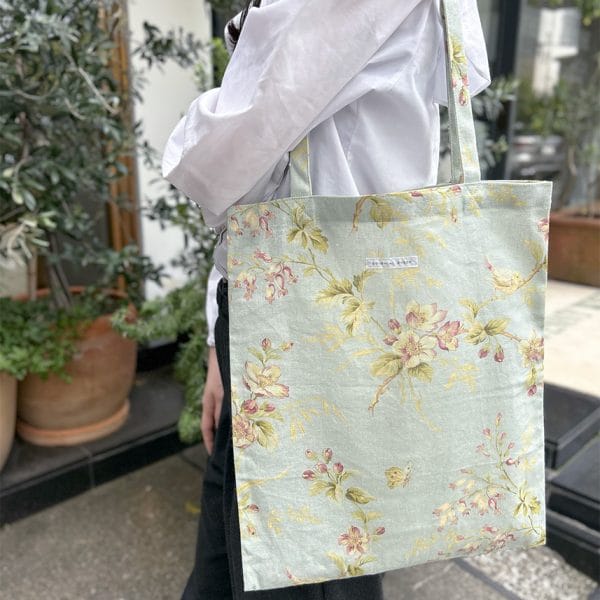 クラシック花柄トートバッグ【ホワイト・ブルー】