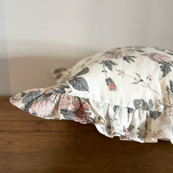 リネンフリルクッションカバー【フローラルホワイト】