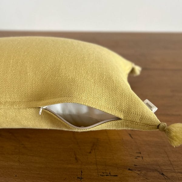 ベルギーリネン タッセル付きスモールクッション【コーンシルク】